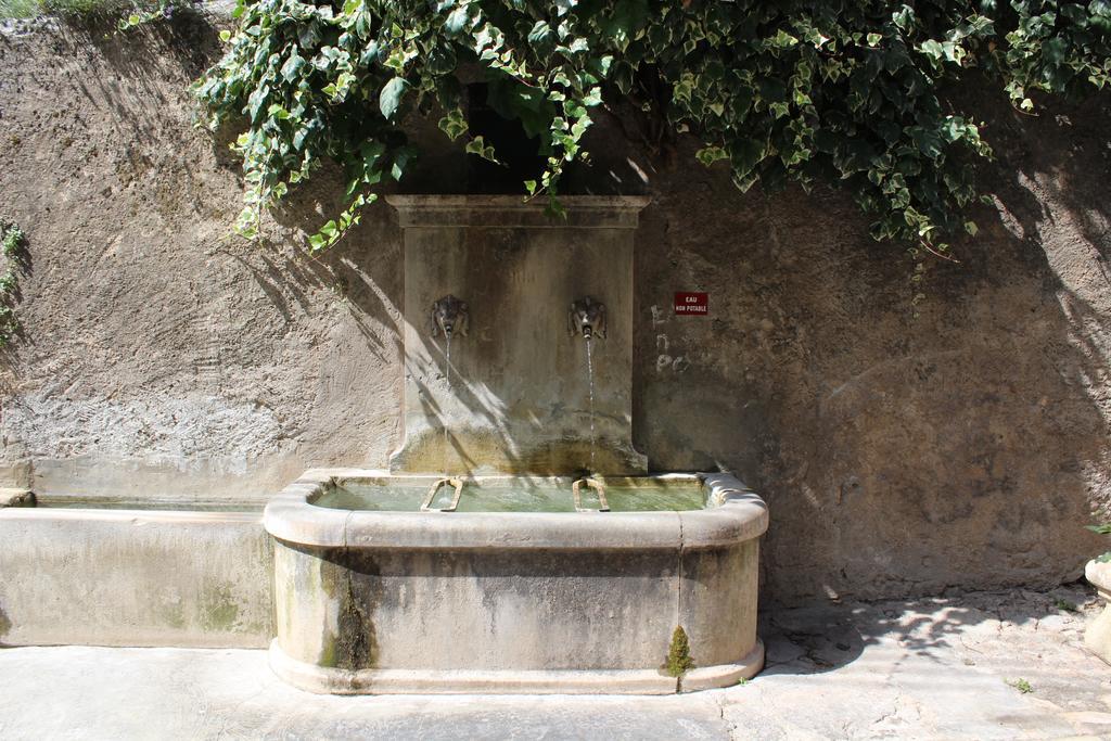 Le Clos Des Acacias Signes Exterior photo